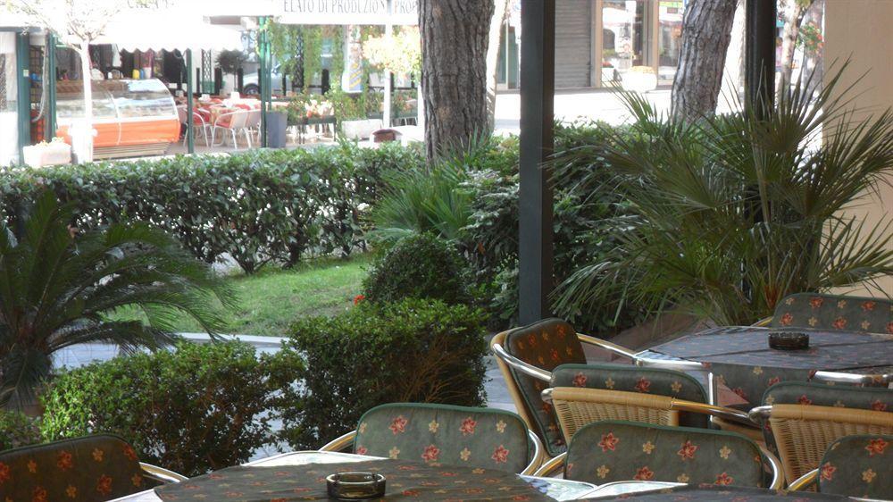Hotel Aurora Eraclea Mare Eksteriør billede