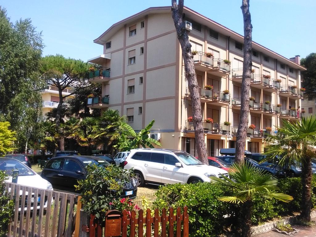 Hotel Aurora Eraclea Mare Eksteriør billede