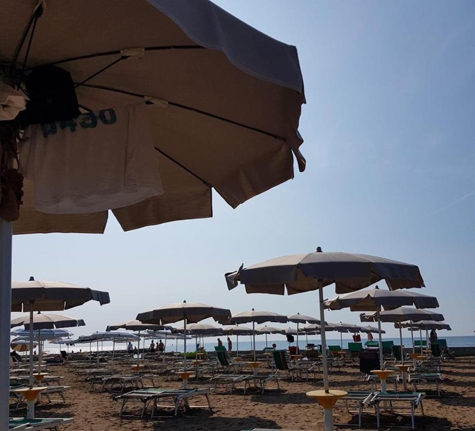 Hotel Aurora Eraclea Mare Eksteriør billede